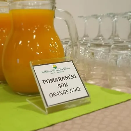 Oskar Szálloda Hrib-Loški Potok